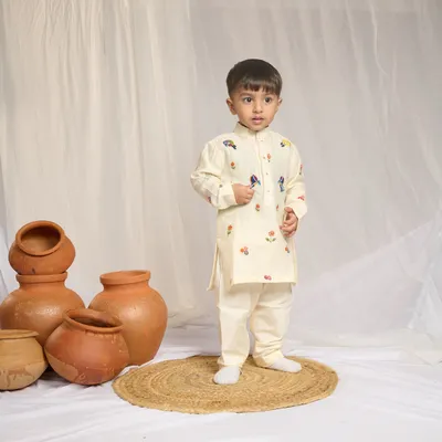 FLORAL THREAD EMBOIDERED KURTA SET