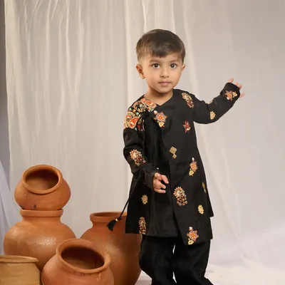 BLACK ASSYMETRICAL EMBROIDERED KURTA SET
