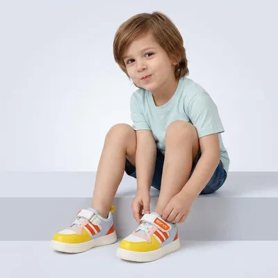 Donut Comfortable Lightweight Sneakers With Elastic Laces White Unisex White