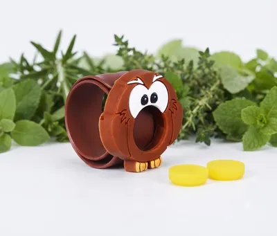 Safe-O-Kid Mosquito Repellent Slap Band, Cute Owl Design, 2 Herbal Refills, DEET-Free