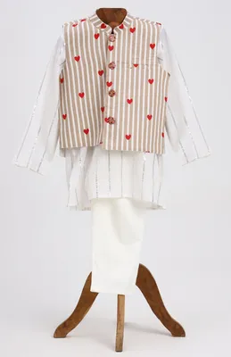 Kurta and glazed cotton pyjama with cotton heart printed jacket
