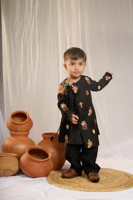 BLACK ASSYMETRICAL EMBROIDERED KURTA SET