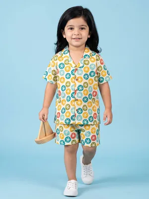 Kids Cream Colourful Starfish Print Cotton Nightsuit Shorts Co-ord Set for Boys and Girls